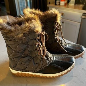 SOREL-like boots
